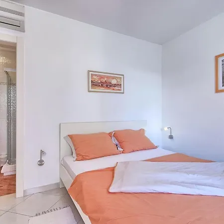 Villa Alpa Umag Exterior photo