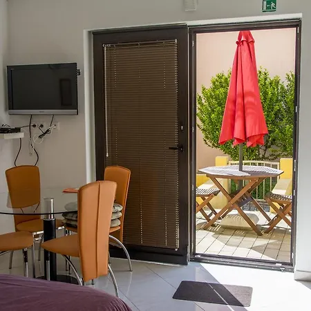 Villa Alpa Umag Exterior photo